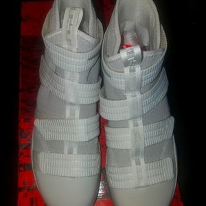 Men Lebron Soliders 11 SFG